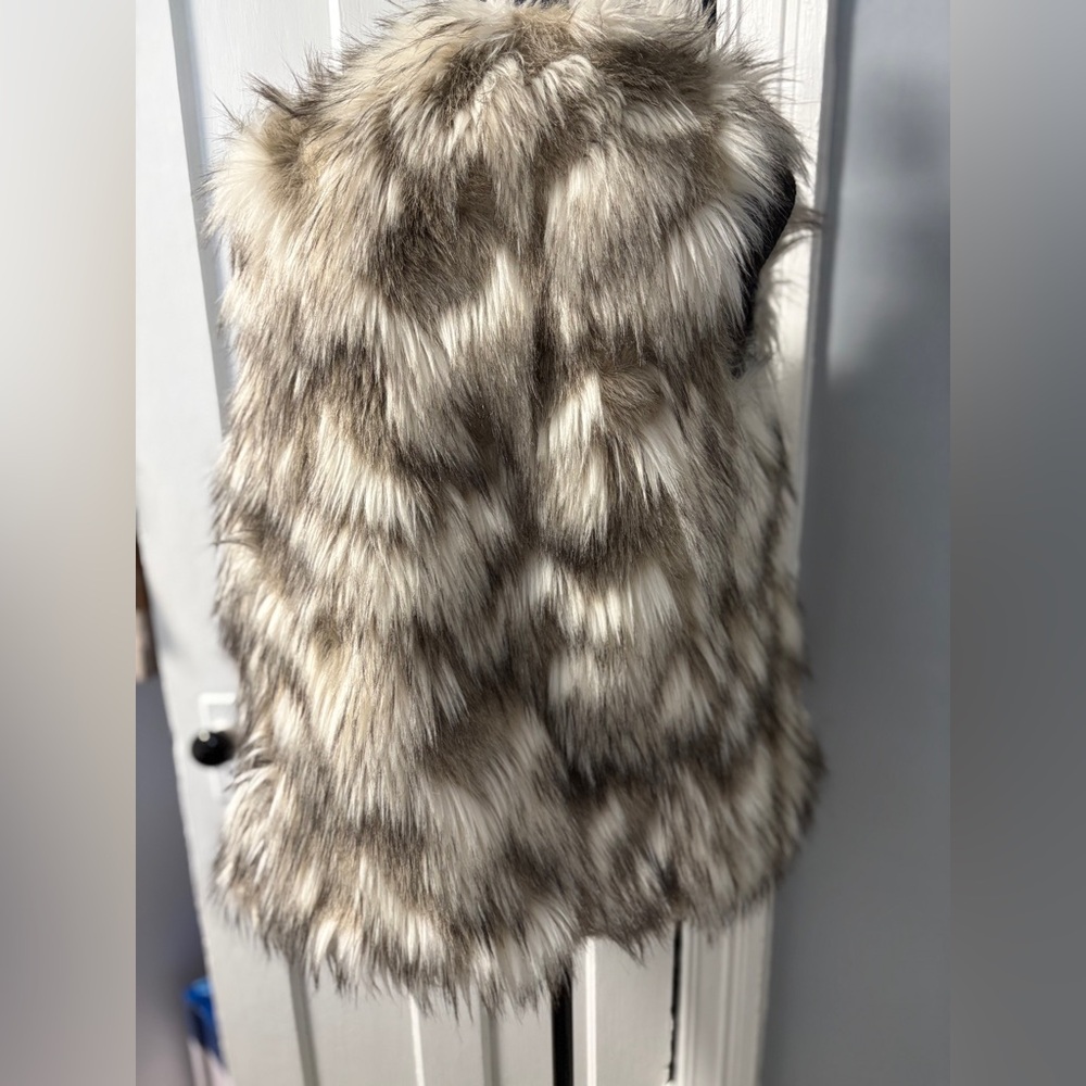 Free People “Call of the Wild” Reversible Faux Fur Vest, Size small - Picture 4 of 10